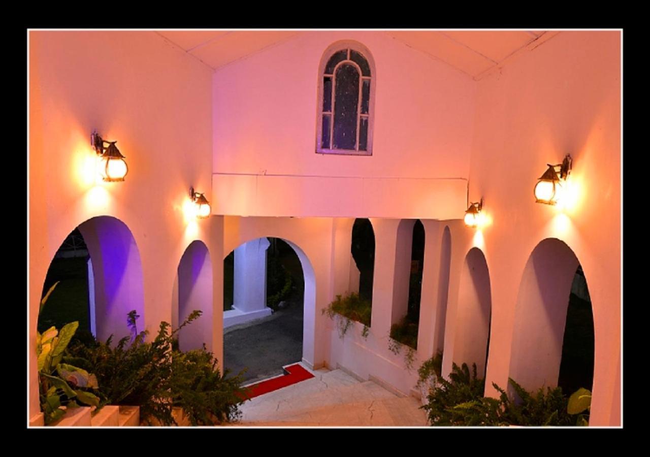 Mpt Rock End Manor, Pachmarhi Hotel Exterior photo